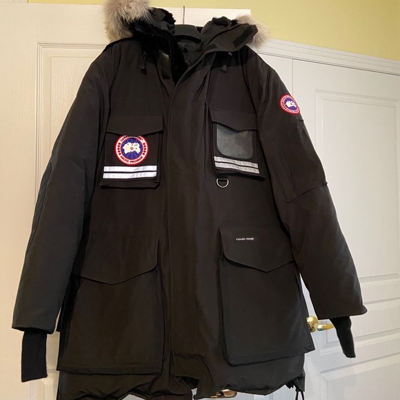 Brand New, Never worn Canada Goose Winter Parka. - Picture 1 of 7